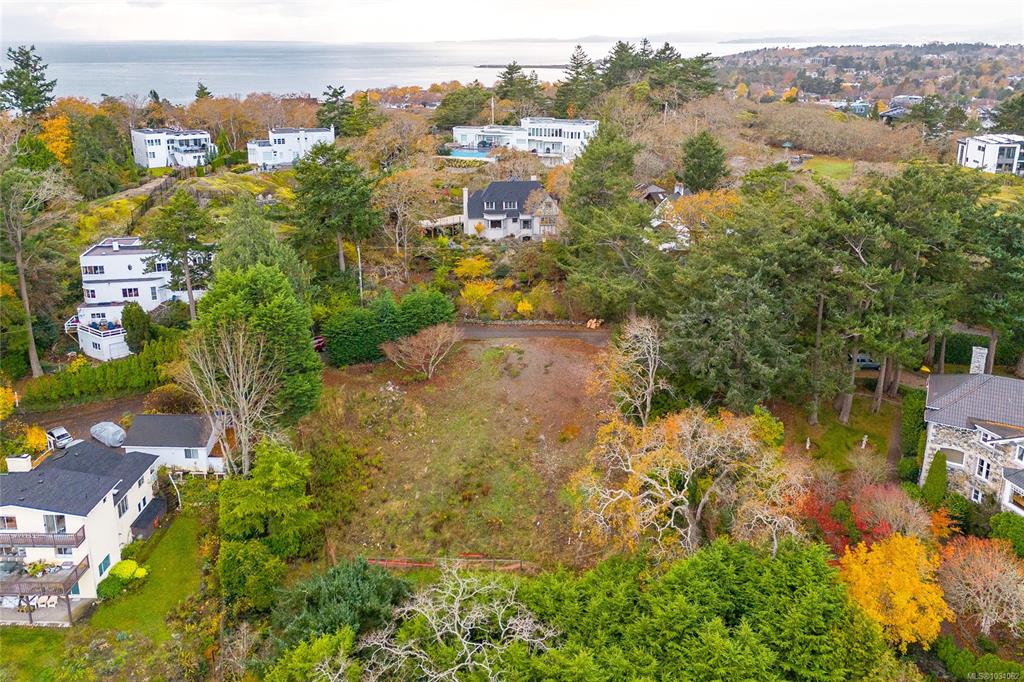 Fourth View of 24 Sylvan Lane, Oak Bay, BC, V8S 2K8