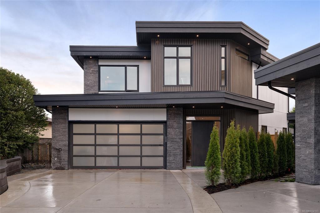 2295 Adela Pl, 1034123, BC,