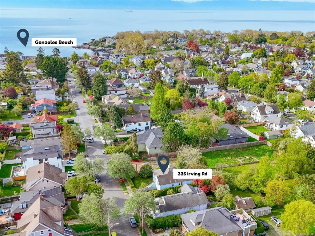 Fifth View of 336 Irving Rd, Victoria, BC, V8S 4A2