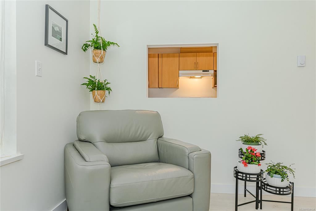 Fifth View of 3180 Albina St, Tillicum, Saanich, BC, V9A 1Z5