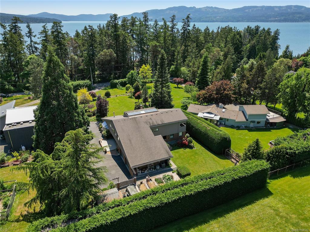 Second View of 564 Towner Rd, North Saanich, BC, V8L 5L8