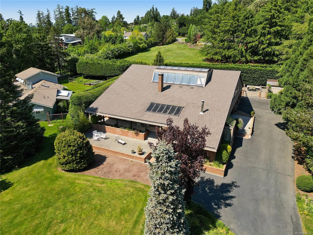 Fourth View of 564 Towner Rd, North Saanich, BC, V8L 5L8