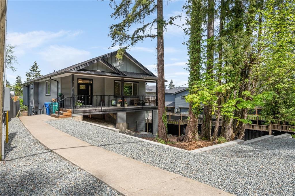 Second View of 279 Westwood Rd, Nanaimo, BC, V9R 6S4