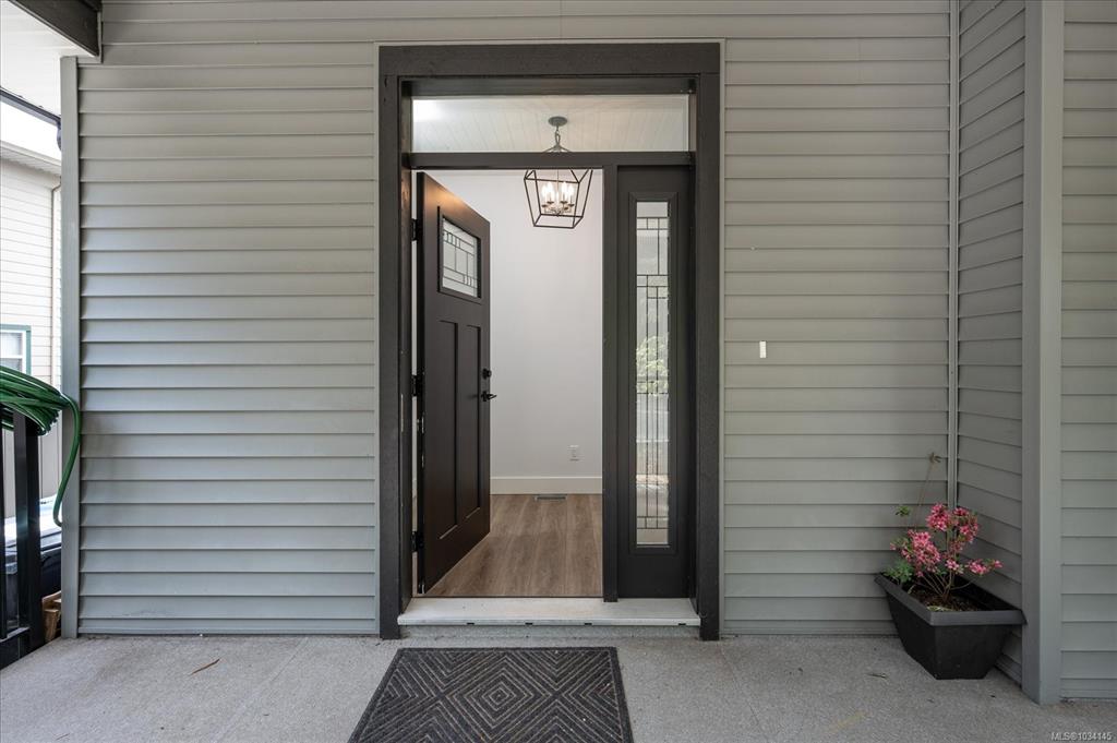 Fifth View of 279 Westwood Rd, Nanaimo, BC, V9R 6S4