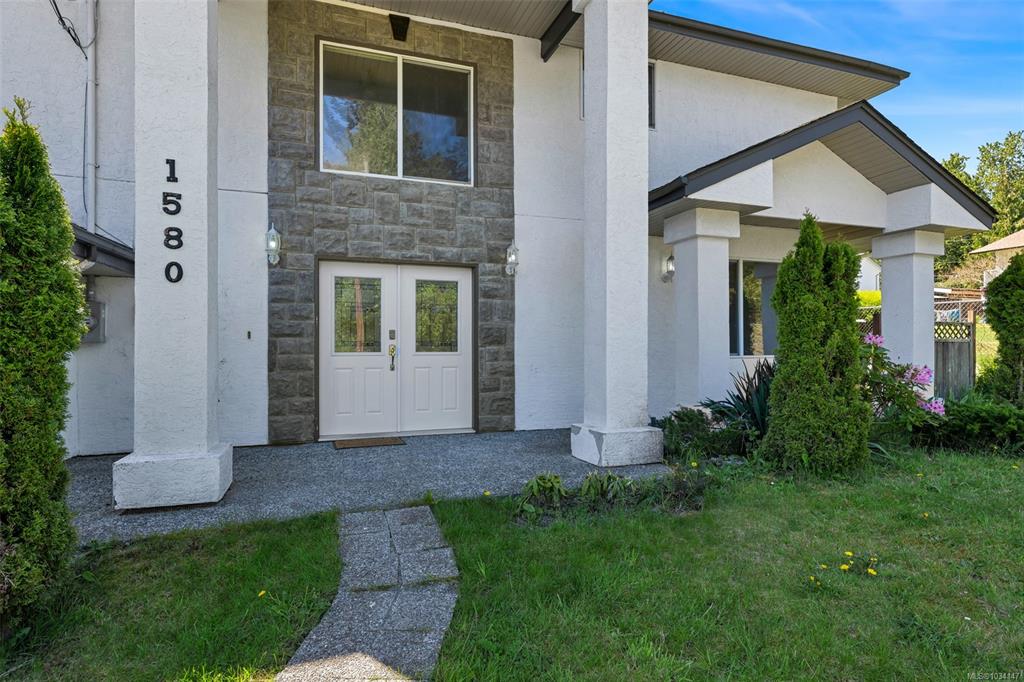Third View of 1580 Babine Rd, Crofton, BC, V0R 1R0