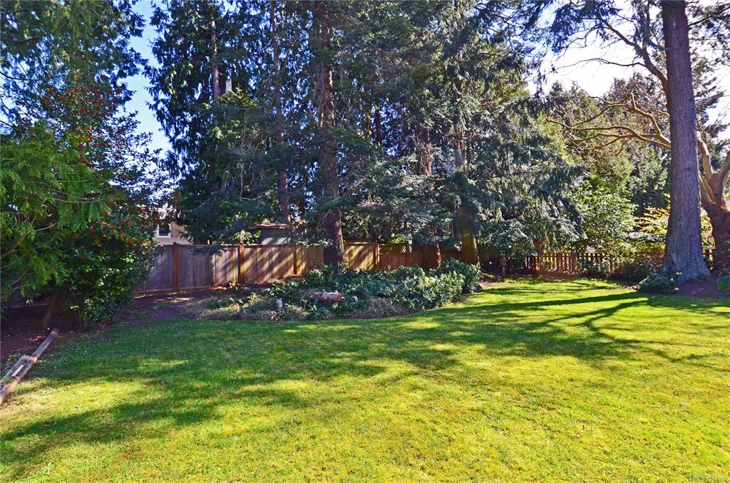 Main View of 1838 Dunnett Cres, Saanich, BC, V8N 2P5