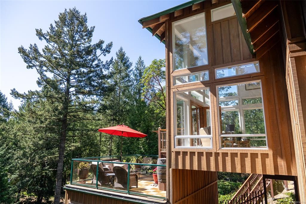 486 Bluff Way, 1034174, BC,