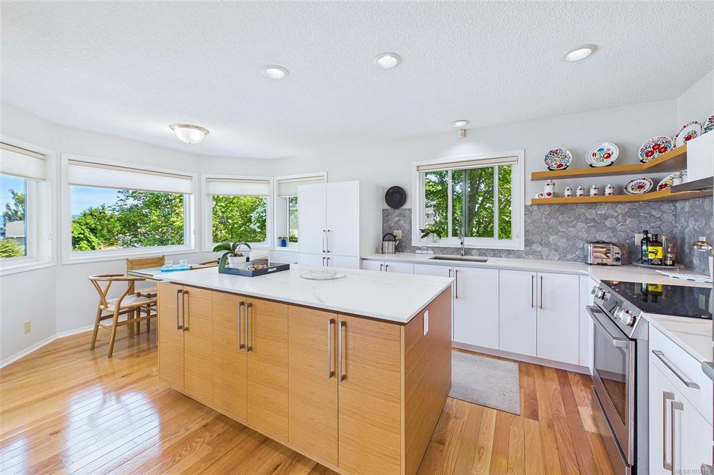 Fourth View of 6058 Christopher Rd, Eaglepoint, Nanaimo, BC, V9V 1C4