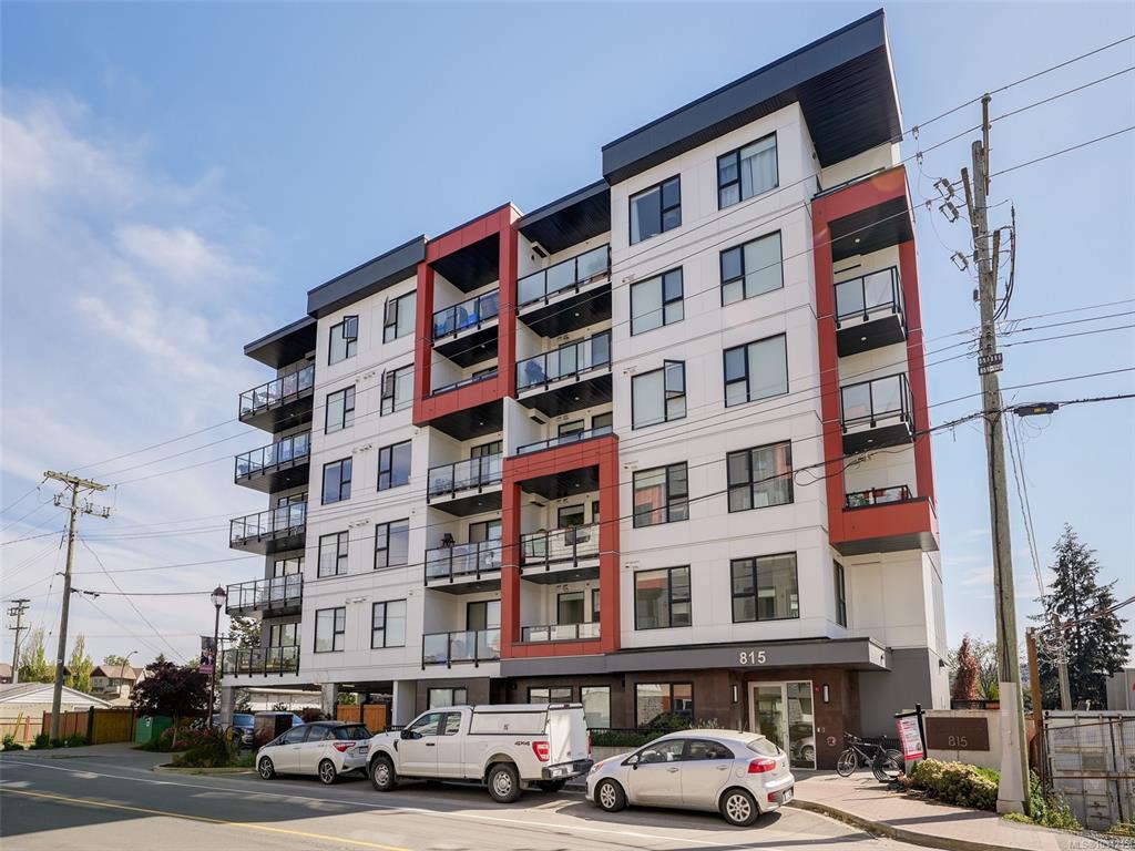 Second View of 815 Orono Ave, Langford, BC, V9B 2T9