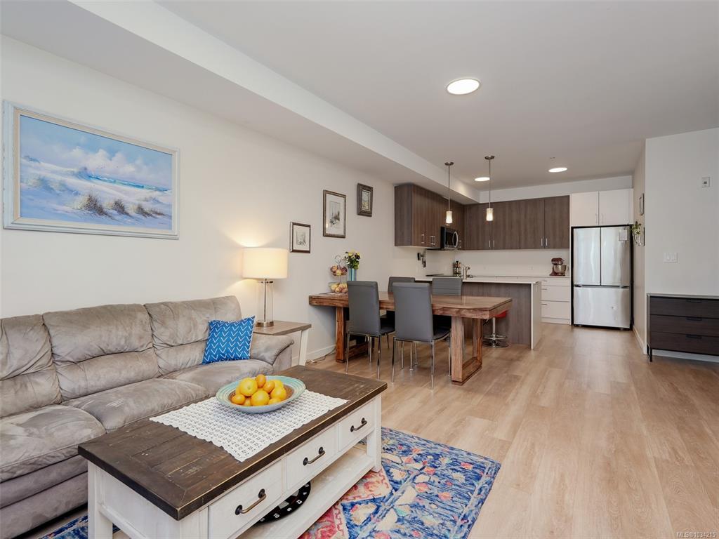 Fifth View of 815 Orono Ave, Langford, BC, V9B 2T9