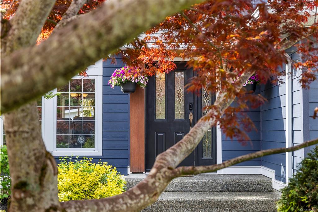 763 Ermineskin Ave, 1034221, BC,