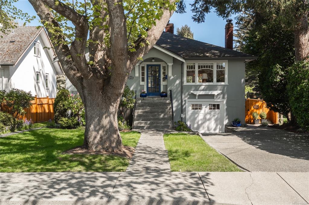 Fifth View of 777 St Patrick St, Oak Bay, BC, V8S 4X6
