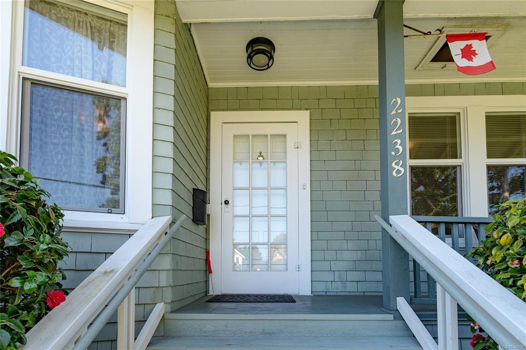 Fourth View of 2238 Shakespeare St, Victoria, BC, V8R 4G1