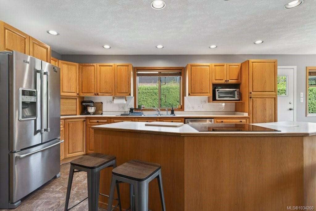 Third View of 869 Nicholls Rd, Campbell River, BC, V9W 3P7