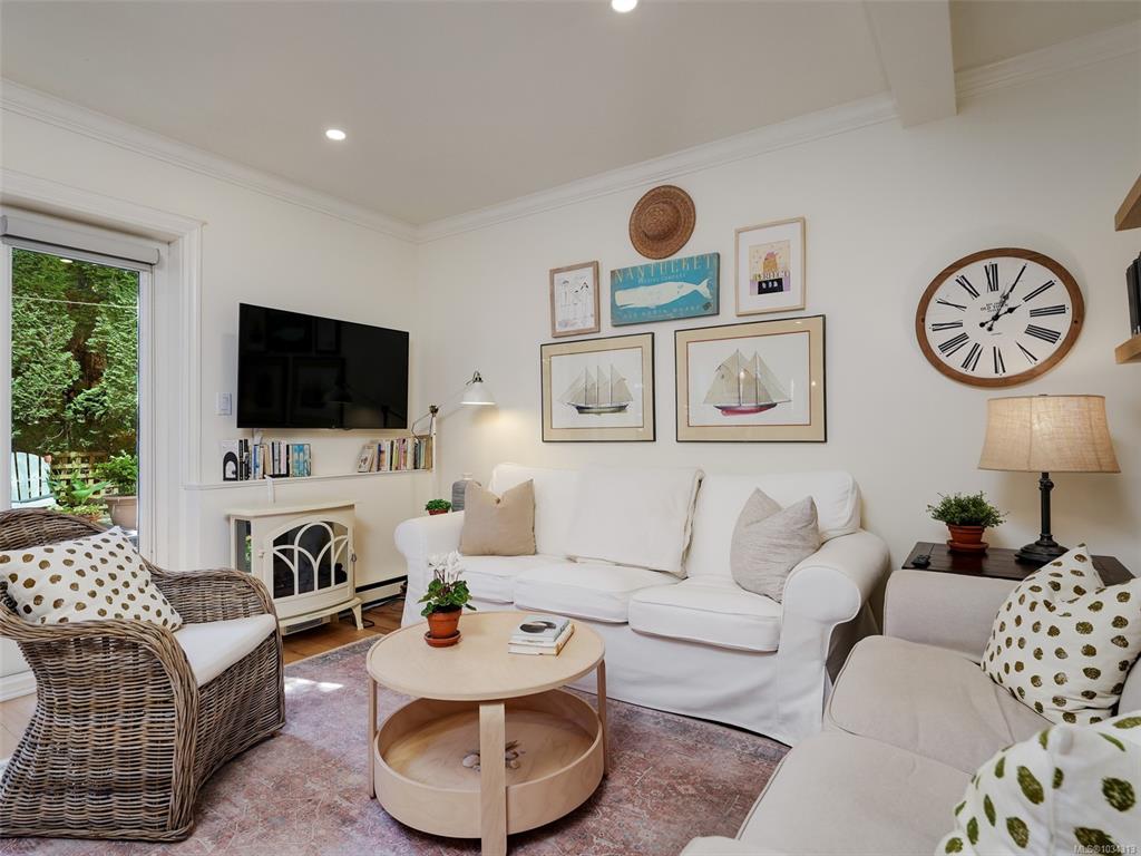 Third View of 142 St Lawrence St, Victoria, BC, V8V 1X8