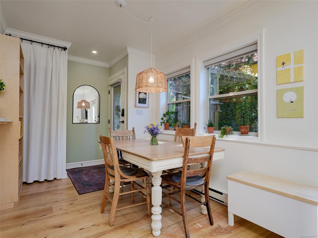 Fifth View of 142 St Lawrence St, Victoria, BC, V8V 1X8