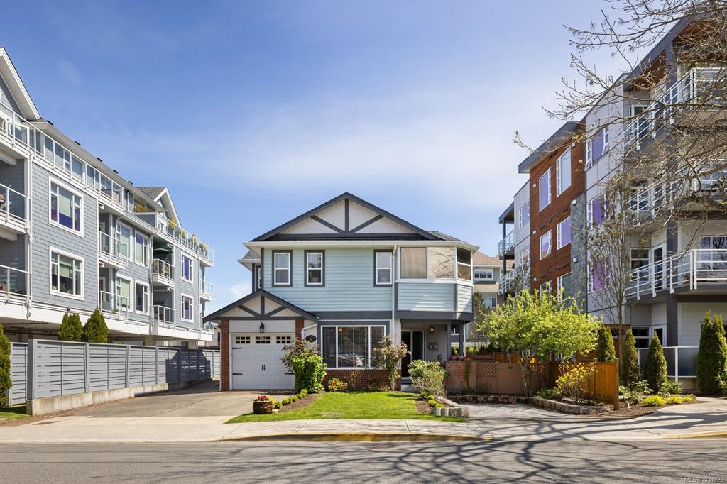 Third View of 9875 Third St, Sidney, BC, V8L 3A8