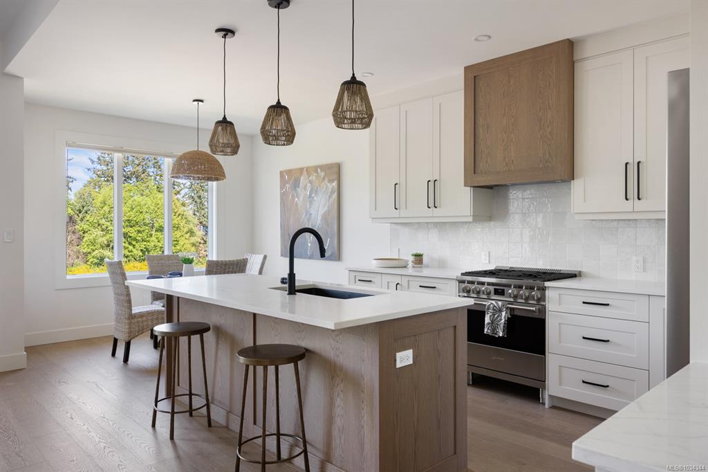 Fifth View of 804 Salal St, Campbell River, BC, V9H 0G4
