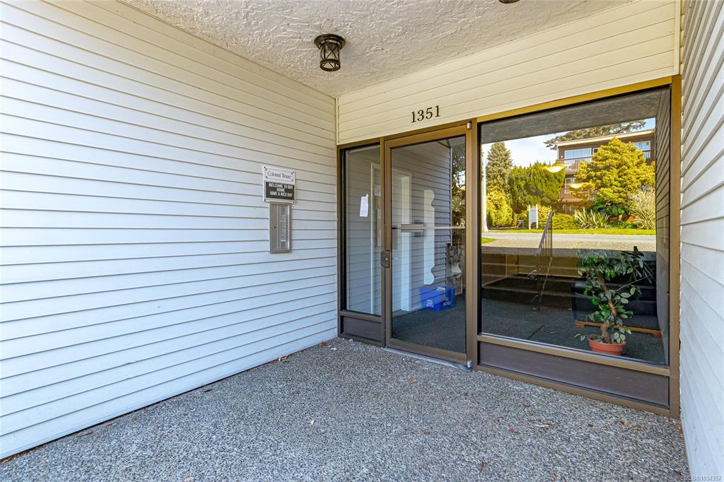 Fourth View of 1351 Esquimalt Rd, Esquimalt, BC, V9A 3R1