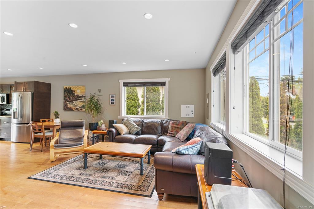 Fourth View of 167 Little Eldon Pl, Saanich, BC, V8Z 1E2