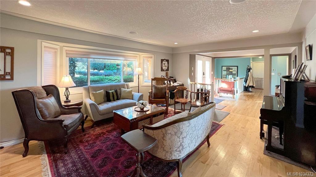 Fourth View of 986 Seapearl Pl, Saanich, BC, V8Y 2X3