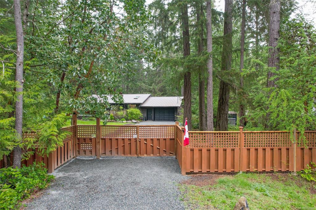 438 Dunshire Dr, 1034425, BC,