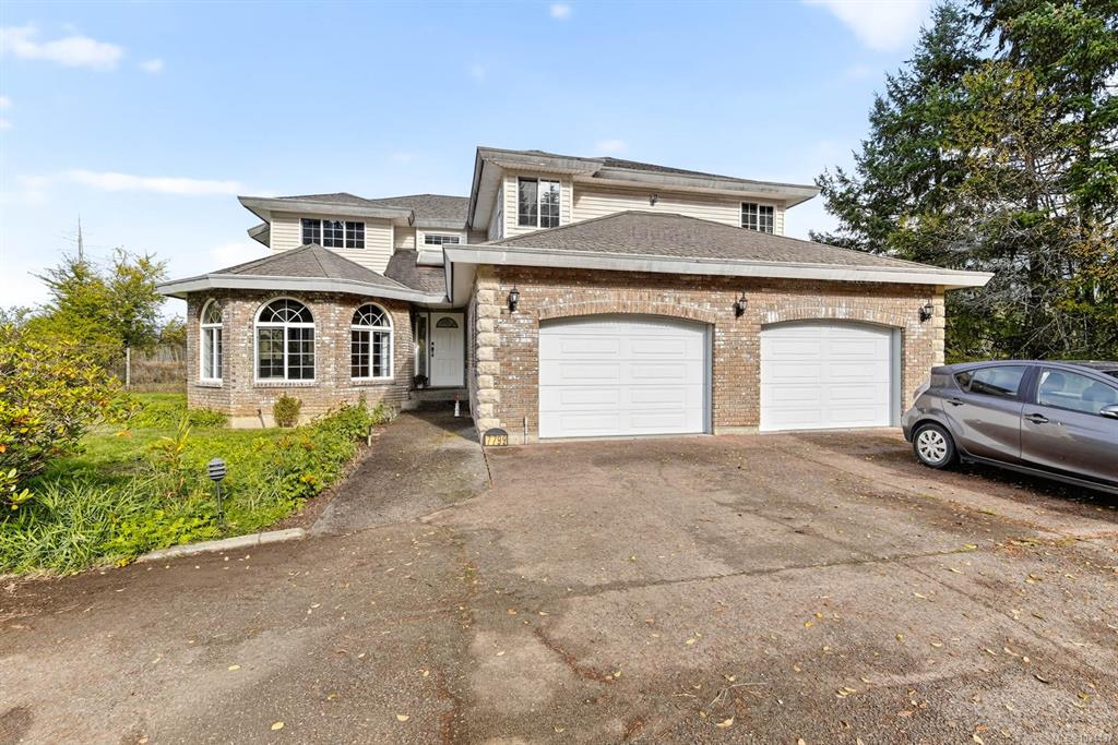 7799 A Beaver Creek Rd, 1034437, BC,