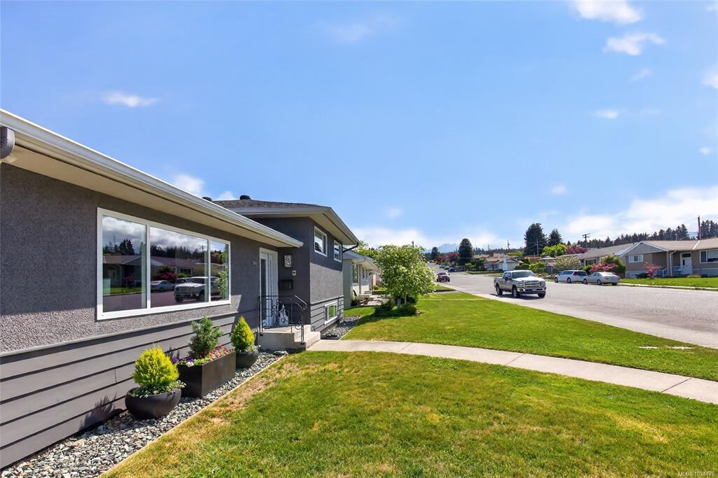 Third View of 3945 Exton St, Port Alberni, BC, V9Y 3X8