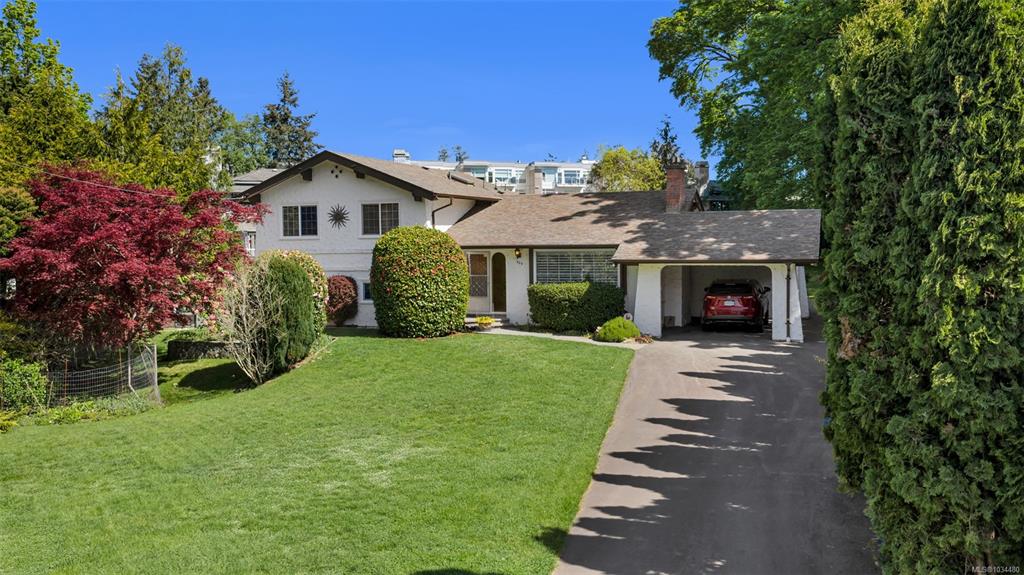 Second View of 989 Abbey Rd, Saanich, BC, V8Y 1L1