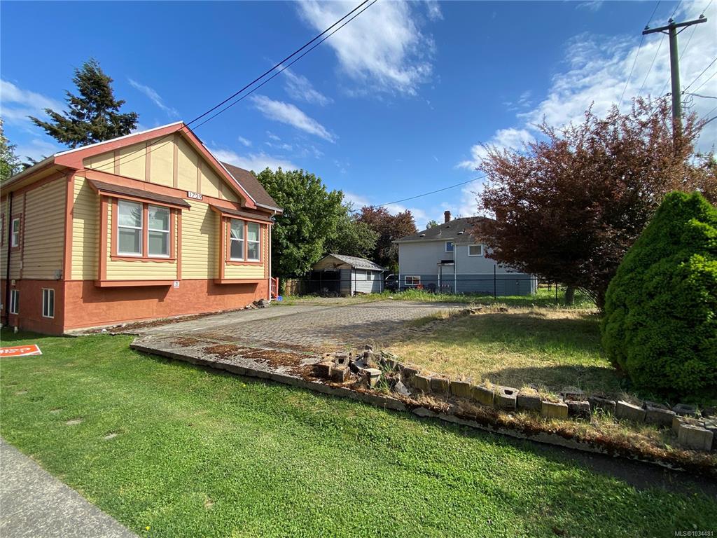 Third View of 1729 Foul Bay Rd, Oak Bay, BC, V8R 5A5