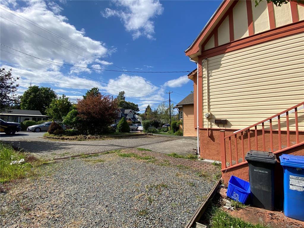 Fifth View of 1729 Foul Bay Rd, Oak Bay, BC, V8R 5A5