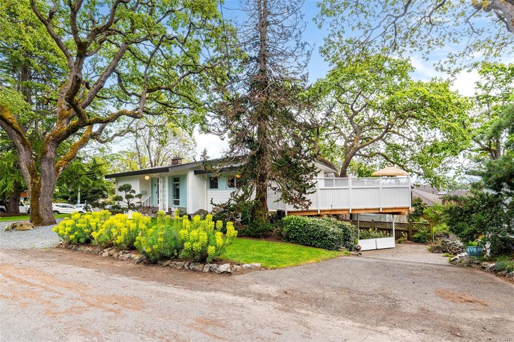 Fifth View of 1195 Kings Rd, Victoria, BC, V8T 1X6