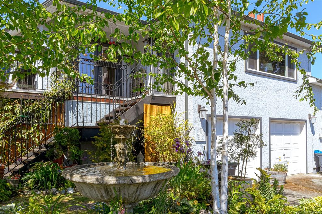 Third View of 628 Bryden Crt, Esquimalt, BC, V9A 4Y5