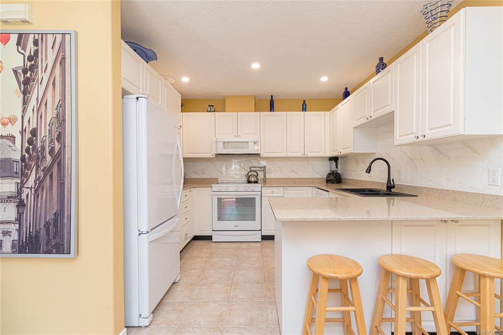 Third View of 4619 Elk Lake Dr, Willowdale Court, Saanich, BC, V8Z 5M2