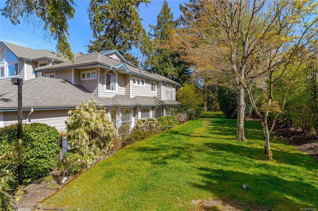 Fifth View of 4619 Elk Lake Dr, Willowdale Court, Saanich, BC, V8Z 5M2