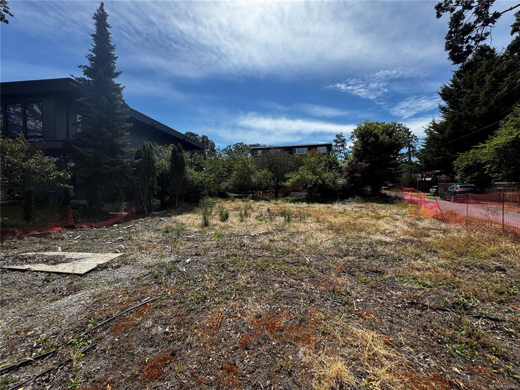 Fourth View of 2501 Wootton Cres, Oak Bay, BC, V8R 5M7