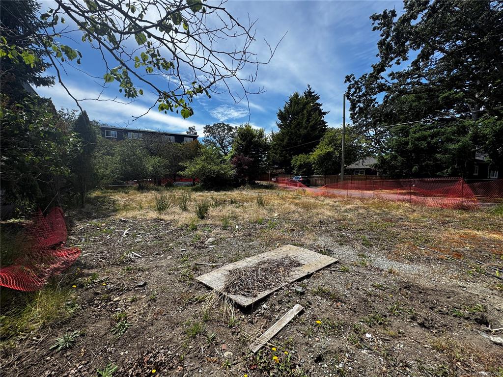 Fifth View of 2501 Wootton Cres, Oak Bay, BC, V8R 5M7