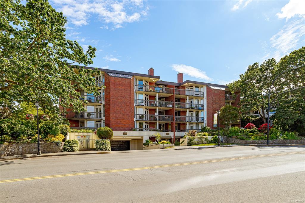 Third View of 2119 Oak Bay Ave, Huntsman, Oak Bay, BC, V8R 1E8