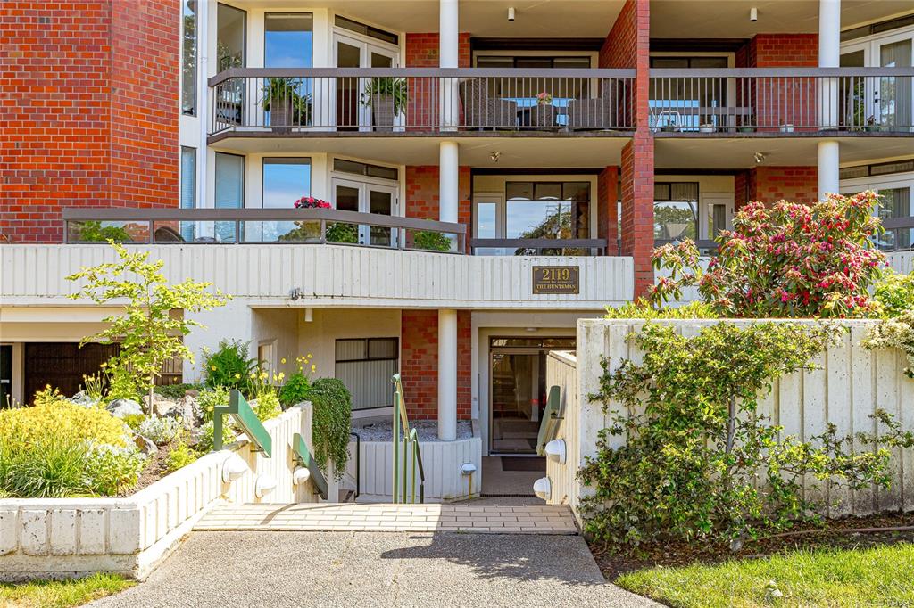Fifth View of 2119 Oak Bay Ave, Huntsman, Oak Bay, BC, V8R 1E8