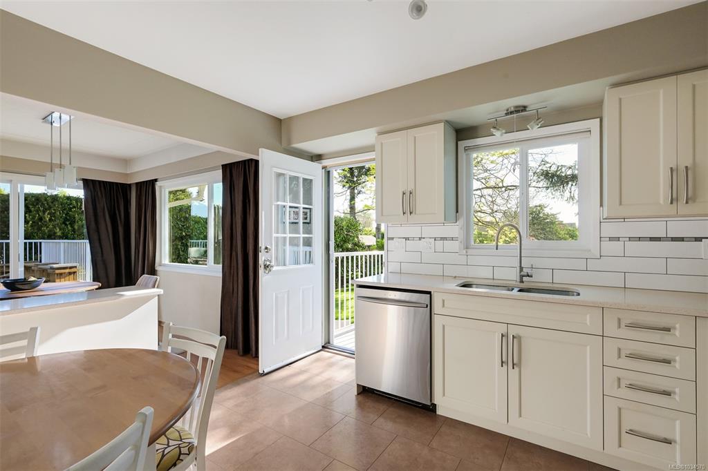 Fourth View of 6635 Buena Vista Rd, Central Saanich, BC, V8Z 5W8