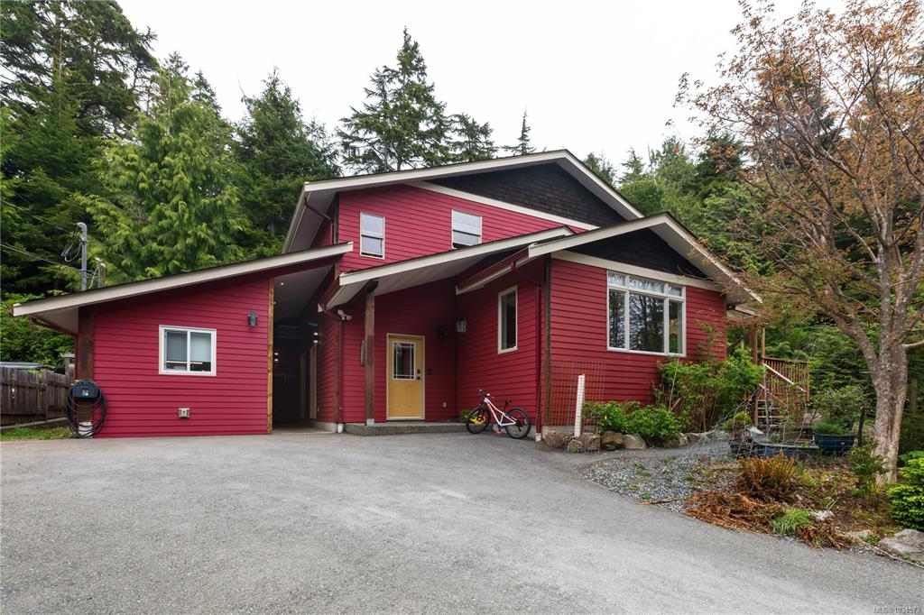 1302 Victoria Rd, 1034573, BC,