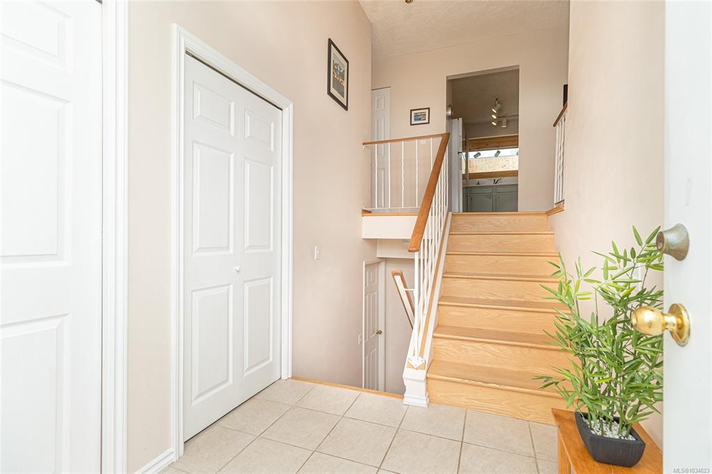 Fourth View of 10046 Judson Pl, Sidney, BC, V8L 3M3