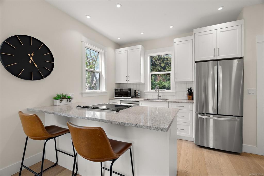Fourth View of 2214 Cook St, EPS7708, Victoria, BC, V8T 3R2