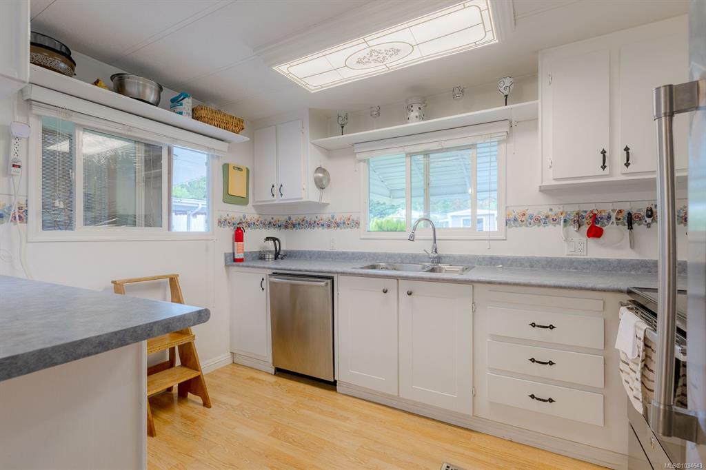 Fourth View of 61 Twelfth St, Nanaimo, BC, V9R 6L3