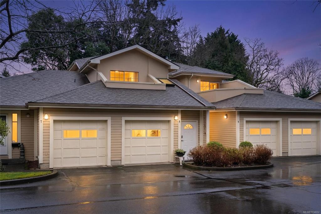 Second View of 909 Admirals Rd, Esquimalt, BC, V9A 2P1