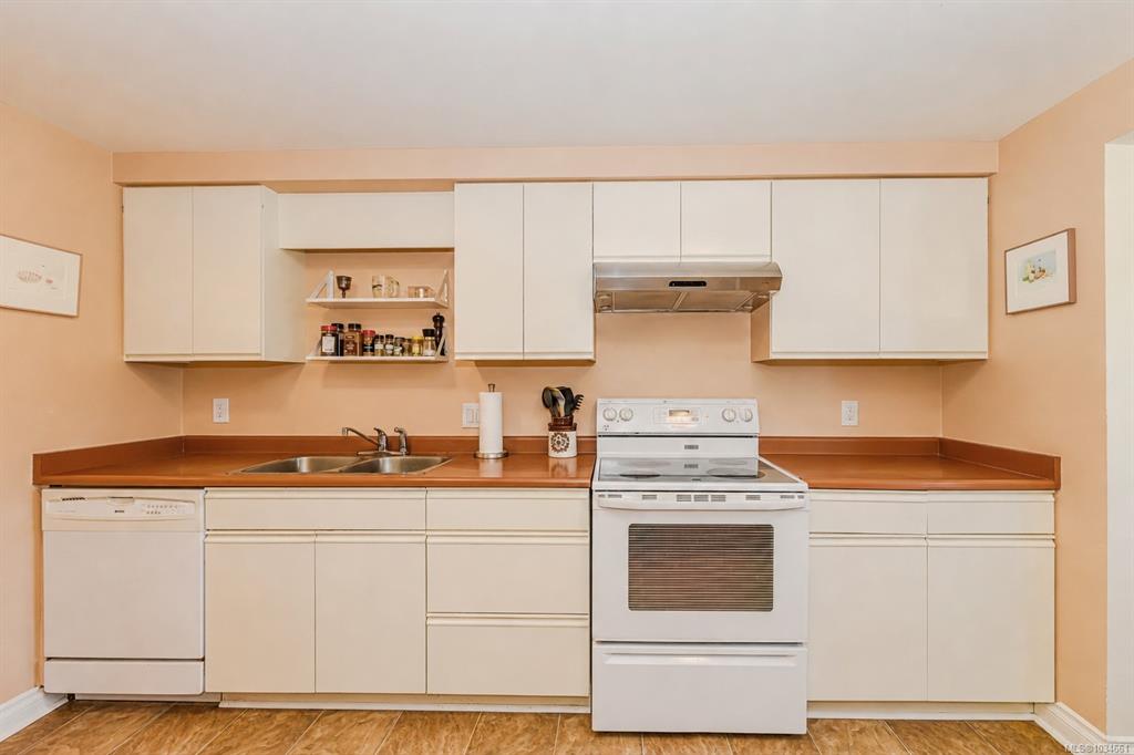 Fifth View of 420 Linden Ave, Victoria, BC, V8V 4G3