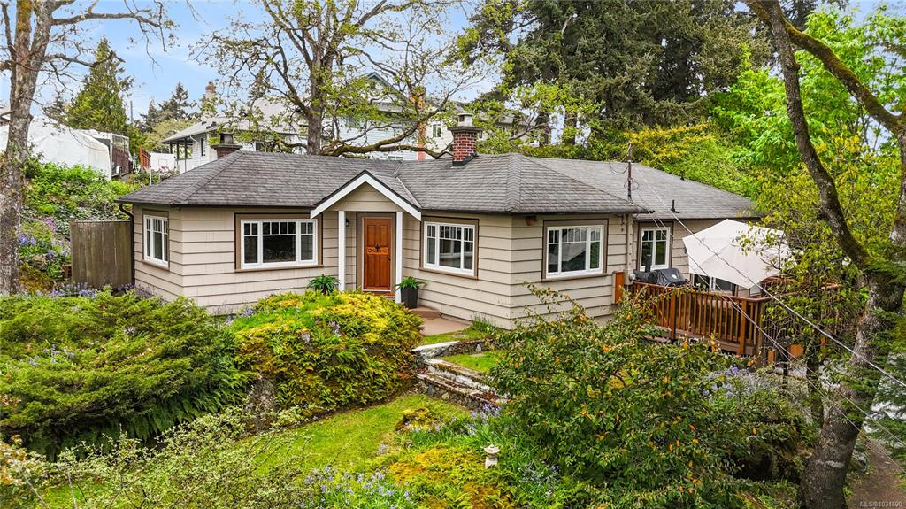 180 Island Hwy, 1034690, BC,
