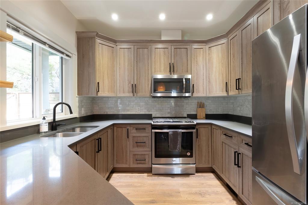Fifth View of 2398 Lund Rd, View Royal, BC, V9B 6V5