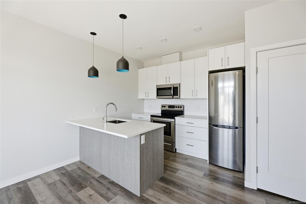 Fifth View of 1515 Redfern St, Victoria, BC, V8R 4X3