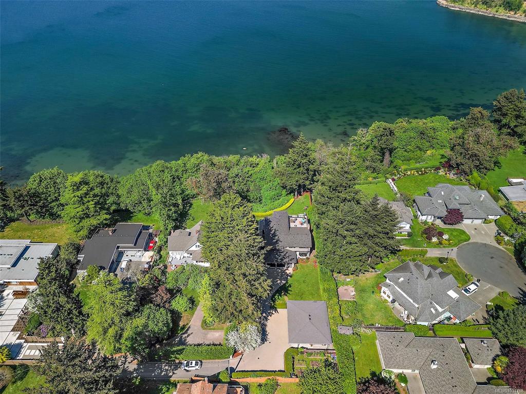 Fourth View of 4561 Bissenden Pl, Saanich, BC, V8N 3K5
